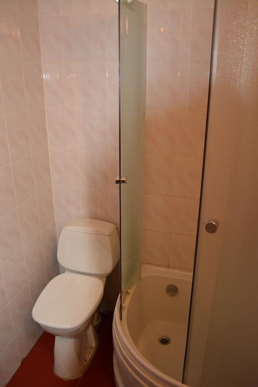 Viesu Nams Klanas Hotell Engure Rom bilde